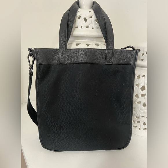 LULULEMON • BAGS
Women • tote bag color black With strap included - Picture 5 of 13